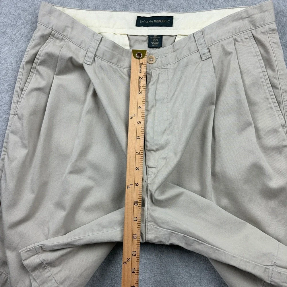 Banana Republic see photos